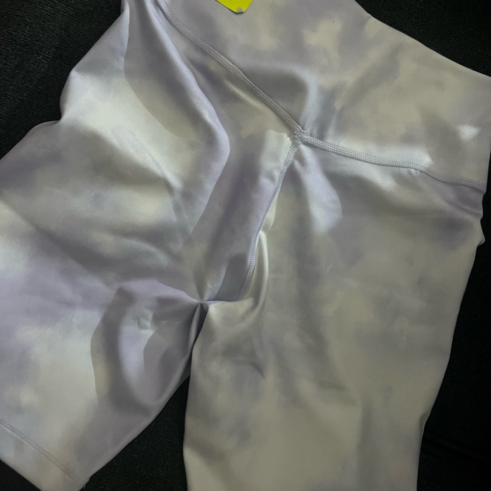 Nike Mid Rise Short - Picture 2 of 3